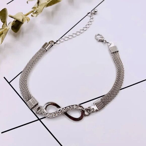 INFINITY SILVER DIAMOND BRACELET - Picture 7 of 8